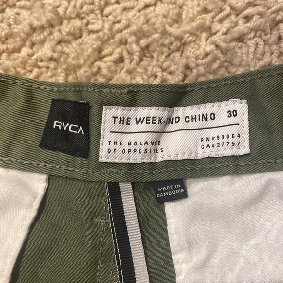 RVCA MENS GREEN WEEKEND CHINO SHORTS SZ 30 - Picture 3 of 6